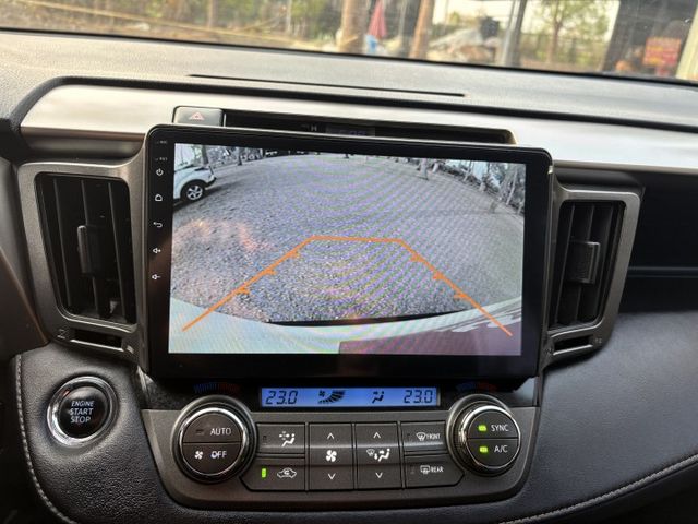 4WD 陡坡緩降 免鑰匙啟動 天窗 電動椅 原鈑件  第9張相片