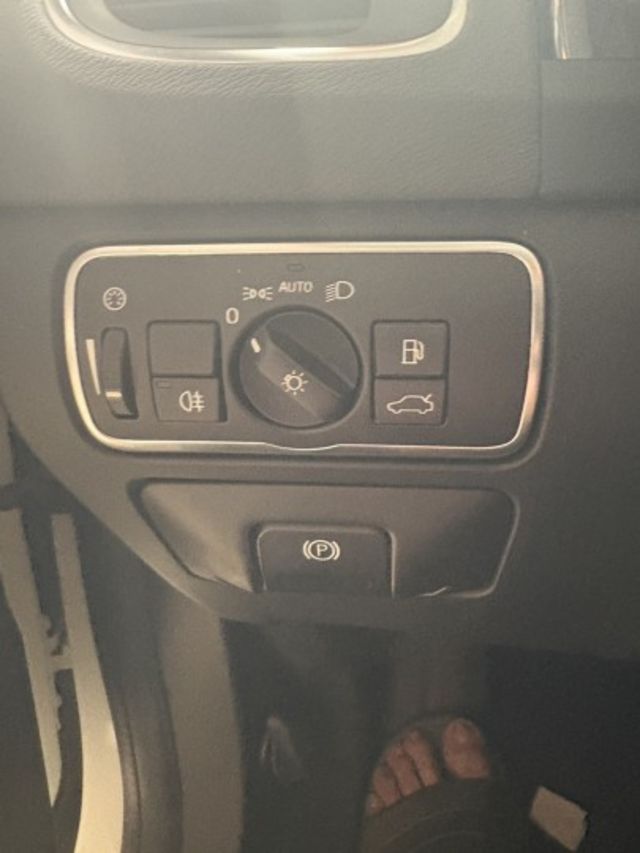 V60 D4柴油 旅行車 盲點 原鈑件 一手車  第6張相片