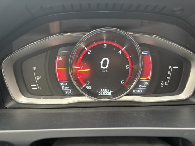 V60 D4柴油 旅行車 盲點 原鈑件 一手車  第8張相片