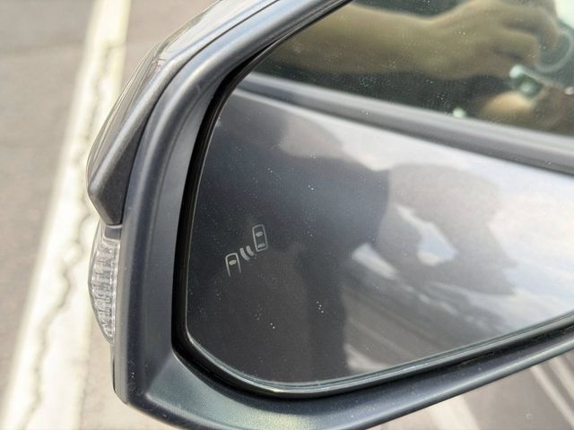 尊爵版 一手車 原版件 認證車 液晶儀表/LED頭燈/360環景/盲點偵測  第8張相片