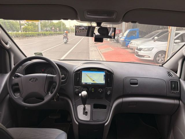 柴油 九人座大商旅 升級17吋輪框  第6張相片