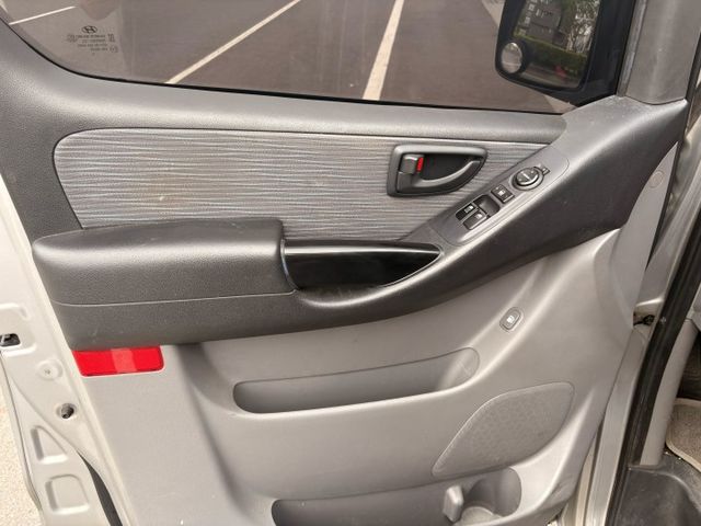 柴油 九人座大商旅 升級17吋輪框  第10張相片