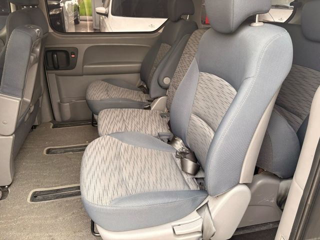 柴油 九人座大商旅 升級17吋輪框  第12張相片