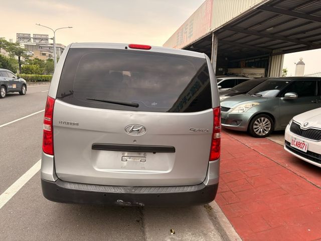 柴油 九人座大商旅 升級17吋輪框  第15張相片