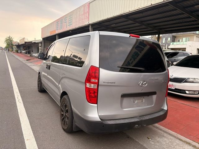 柴油 九人座大商旅 升級17吋輪框  第16張相片