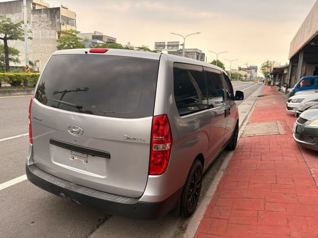 柴油 九人座大商旅 升級17吋輪框  第17張相片