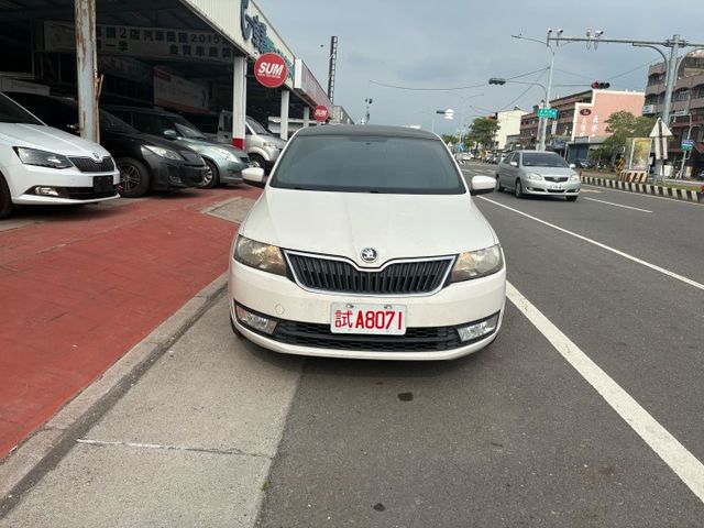 進口小車 僅跑十多萬 原鈑件 全景天窗  第3張相片