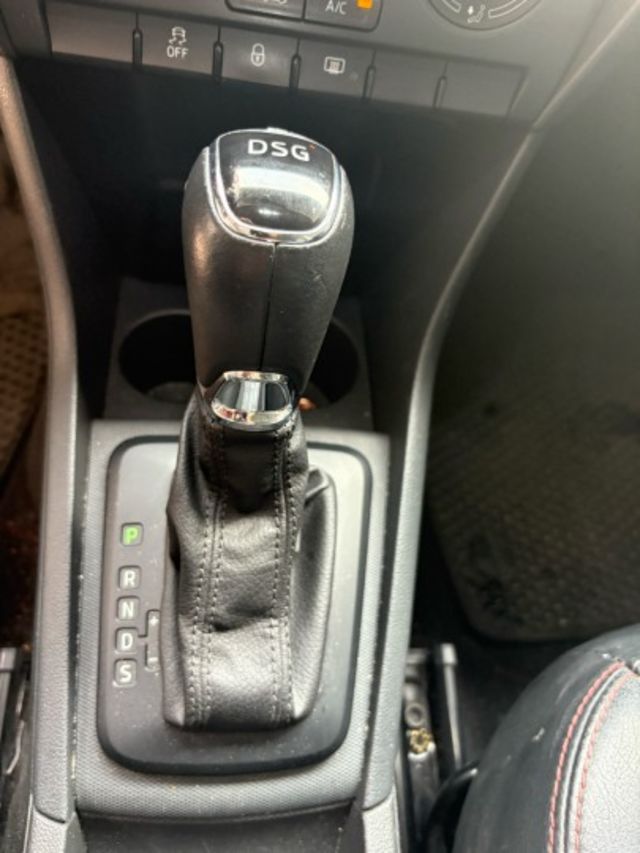 進口小車 僅跑十多萬 原鈑件 全景天窗  第9張相片