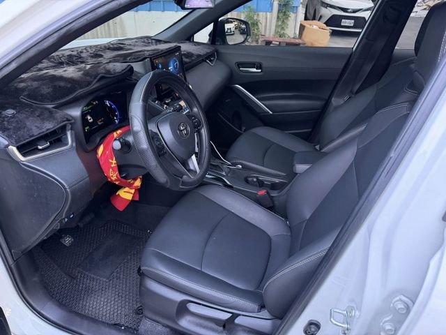 尊爵 油電 一手車 僅跑3.2萬 原廠保養 原廠保固中  第3張相片