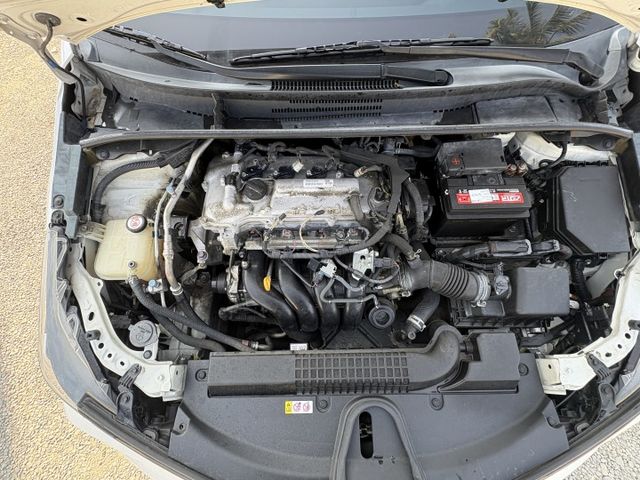 白色ALTIS ACC跟車系統 車道偏移 恆溫 原版件 多功能影音  第5張相片