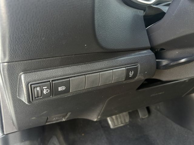 白色ALTIS ACC跟車系統 車道偏移 恆溫 原版件 多功能影音  第6張相片