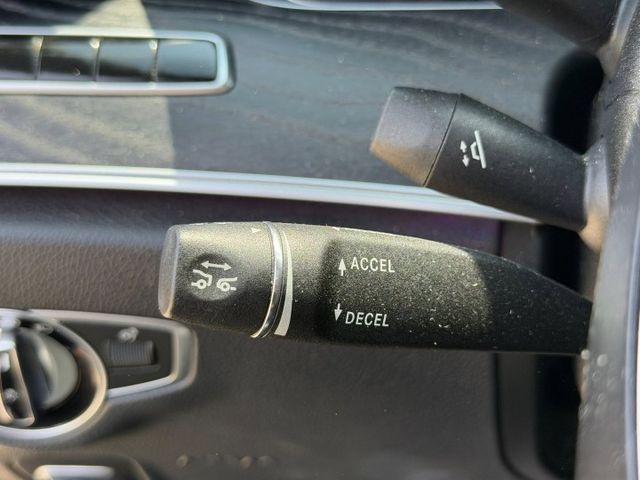 17年式 P3 23P跟車/多光束頭燈/冷熱通風椅/全液晶儀表/柏林/動態座椅/氛圍燈/盲點/360環景/電尾門/香氛  第7張相片