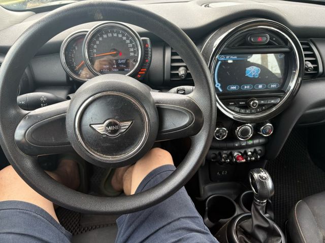 低里程 外觀美 內裝新 輕奢代步車  第5張相片
