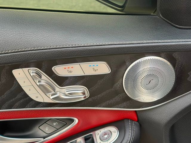 16年式 C300 AMG 柏林 全景 夜色套件 冷熱通風座椅 19吋夜色鋁圈 全車原版件 認證車  第9張相片