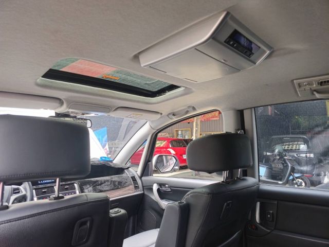 七人座 天窗 360環景 雙螢幕  IKEY 雙電滑門 定速 循跡 魚眼 HID  第13張相片