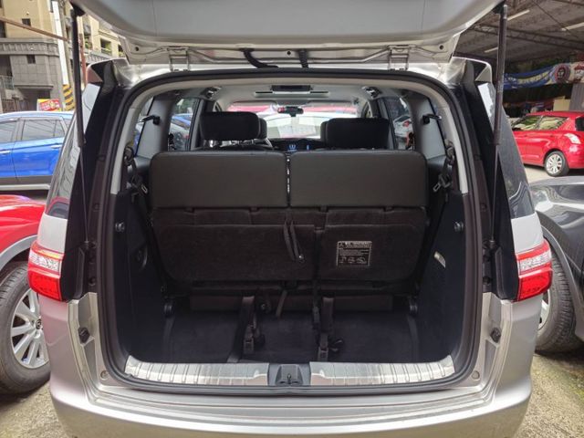 七人座 天窗 360環景 雙螢幕  IKEY 雙電滑門 定速 循跡 魚眼 HID  第20張相片