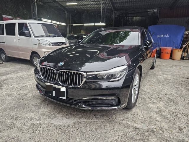 740LI/抬頭顯示器/衛星導航 /環景/倒車顯影/盲點偵測  第1張相片