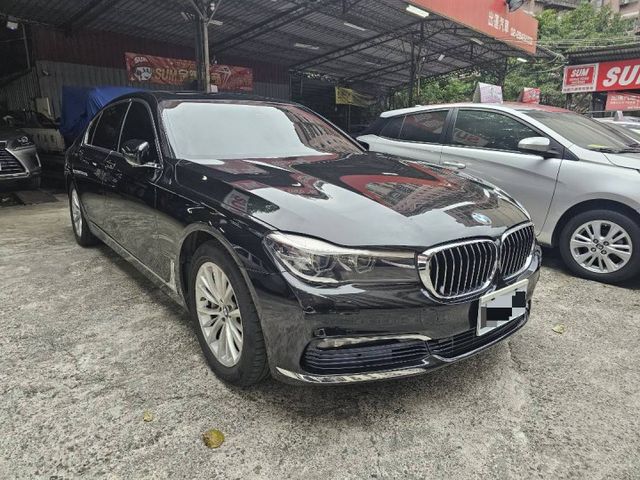 740LI/抬頭顯示器/衛星導航 /環景/倒車顯影/盲點偵測  第3張相片