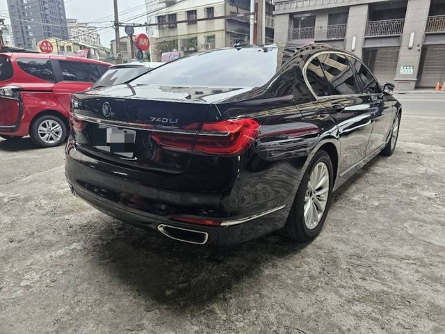 740LI/抬頭顯示器/衛星導航 /環景/倒車顯影/盲點偵測  第4張相片