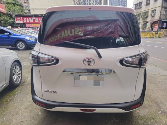 1.8新車保固中/5人座/雙滑門/摸門/免鑰匙啟動/車道偏移  第5張相片