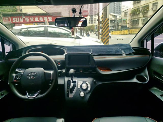 1.8新車保固中/5人座/雙滑門/摸門/免鑰匙啟動/車道偏移  第10張相片