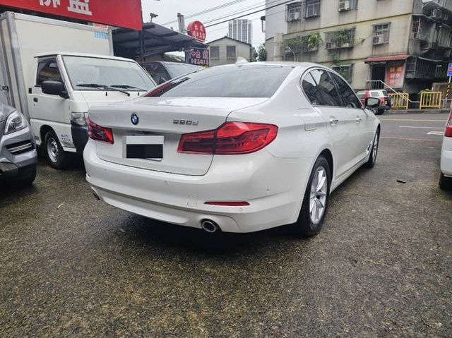 一手車 可認證 原鈑件  IKEY 摸門解鎖 盲點偵測 氣氛燈  第2張相片