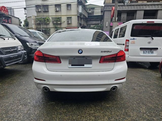 一手車 可認證 原鈑件  IKEY 摸門解鎖 盲點偵測 氣氛燈  第3張相片