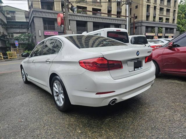 一手車 可認證 原鈑件  IKEY 摸門解鎖 盲點偵測 氣氛燈  第4張相片