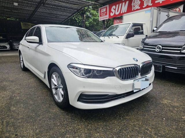 一手車 可認證 原鈑件  IKEY 摸門解鎖 盲點偵測 氣氛燈  第7張相片