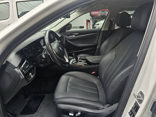 一手車 可認證 原鈑件  IKEY 摸門解鎖 盲點偵測 氣氛燈  第11張相片