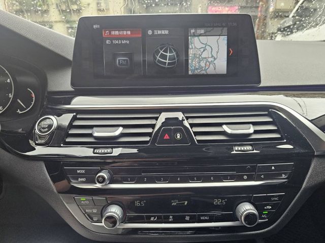 一手車 可認證 原鈑件  IKEY 摸門解鎖 盲點偵測 氣氛燈  第14張相片