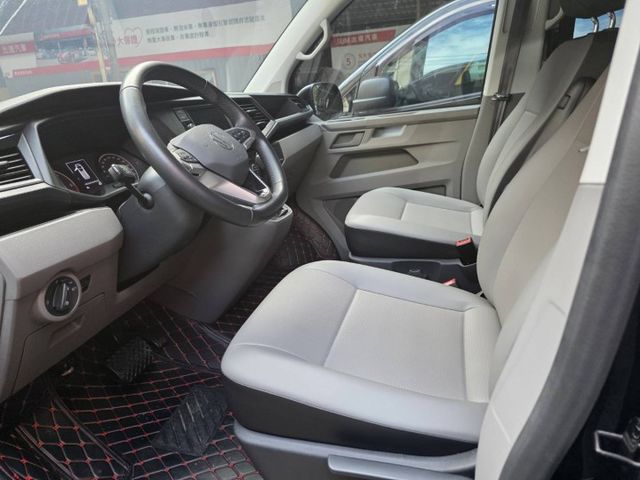 原廠新車四年無限公里保固 原鈑件 可認證 早鳥優惠價 自排150P 九人座  第6張相片