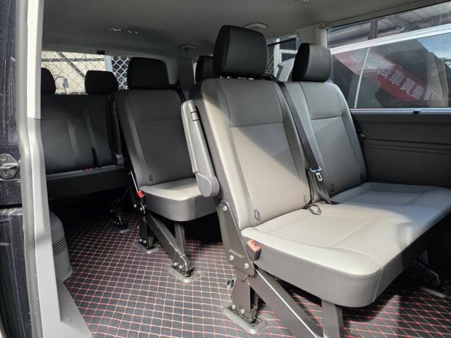 原廠新車四年無限公里保固 原鈑件 可認證 早鳥優惠價 自排150P 九人座  第7張相片