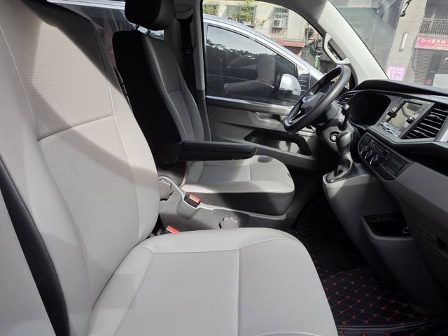 原廠新車四年無限公里保固 原鈑件 可認證 早鳥優惠價 自排150P 九人座  第8張相片