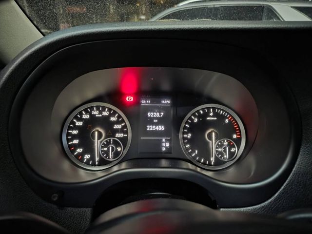 9人座 電動側滑門 安卓機 倒車顯影 導航 藍芽 換檔快撥  第2張相片