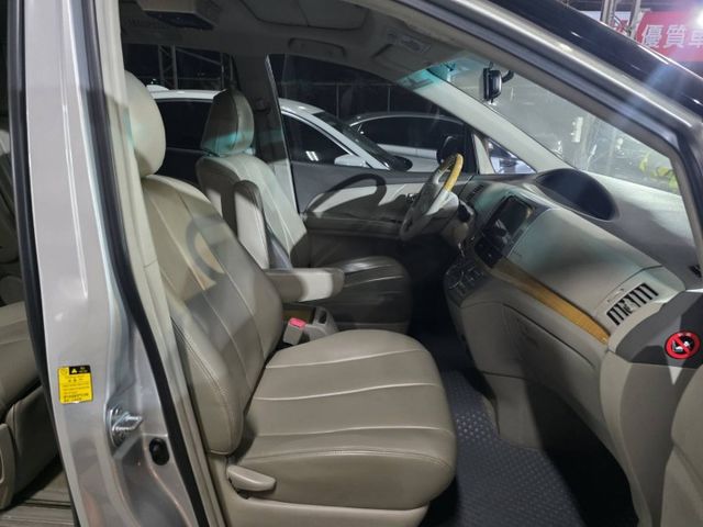 車況超優 倒車顯影 網路電視 藍芽音樂 電尾門 雙側電滑門 高清數位前後錄影  第三排電動收折  第3張相片