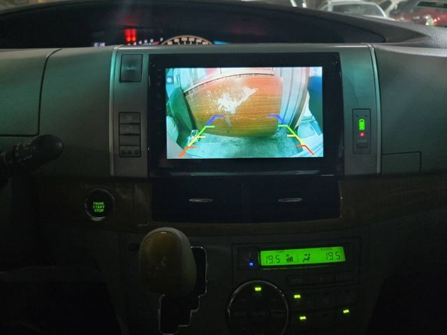 車況超優 倒車顯影 網路電視 藍芽音樂 電尾門 雙側電滑門 高清數位前後錄影  第三排電動收折  第9張相片