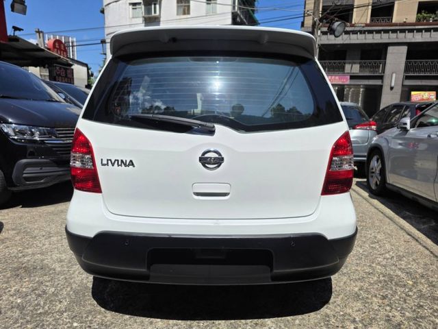 僅跑10萬 可認證 車超美 恆溫 旅行架 大空間 省油代步首選  第5張相片