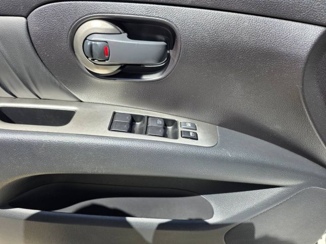 僅跑10萬 可認證 車超美 恆溫 旅行架 大空間 省油代步首選  第11張相片