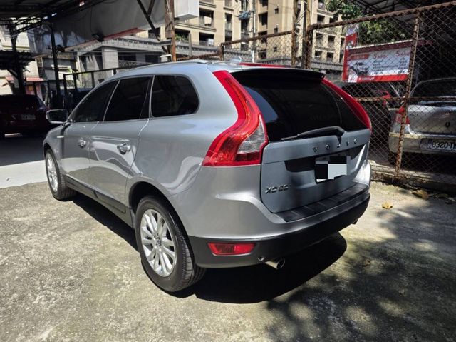 頂級安全與配備 ACC跟車 電動尾門 倒車顯影 電動收折 電動記憶椅 電子手煞  第6張相片