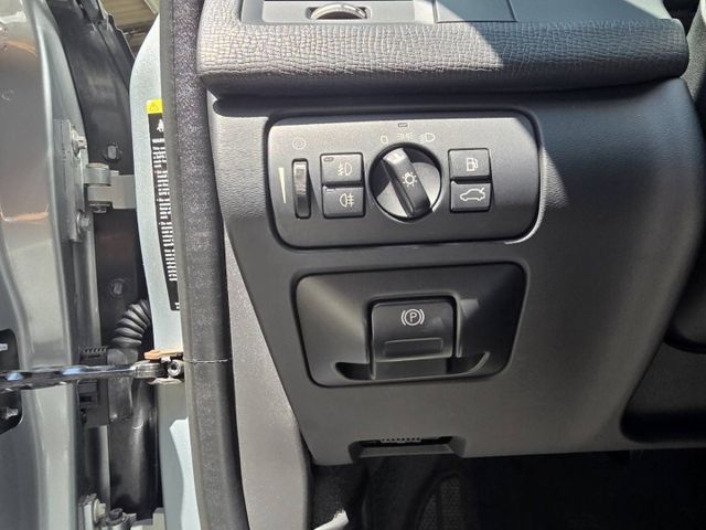 頂級安全與配備 ACC跟車 電動尾門 倒車顯影 電動收折 電動記憶椅 電子手煞  第14張相片