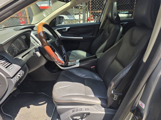 頂級安全與配備 ACC跟車 電動尾門 倒車顯影 電動收折 電動記憶椅 電子手煞  第15張相片