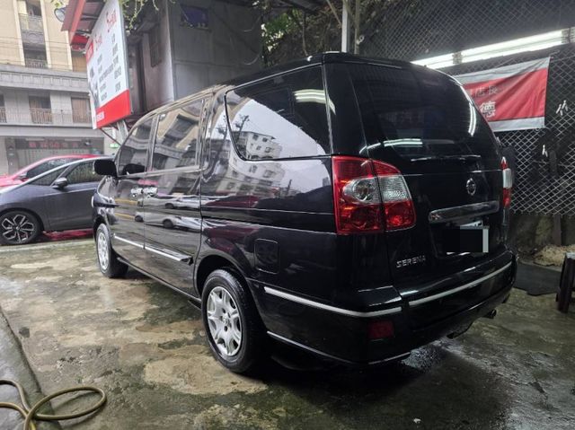 八人座 僅跑15萬 內外超優 里程保證 可認證  第4張相片