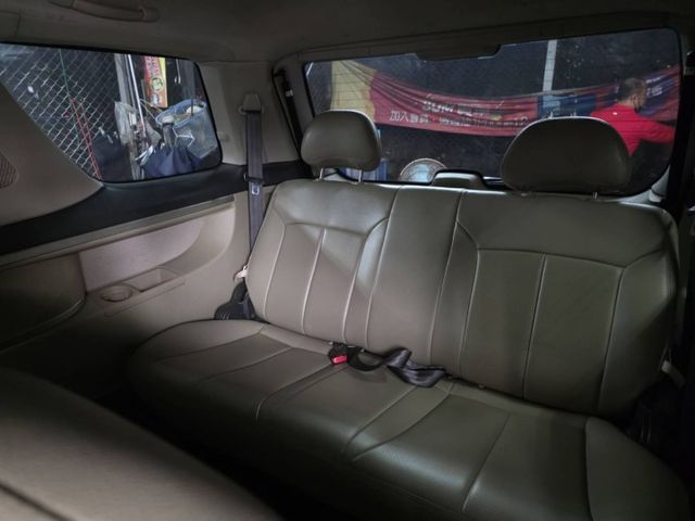 八人座 僅跑15萬 內外超優 里程保證 可認證  第7張相片