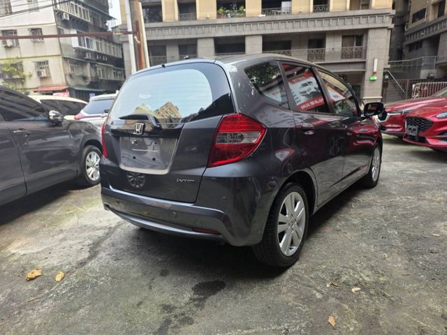 省油省稅好顧 優質代步小車  第4張相片