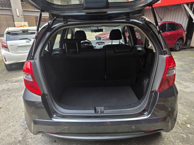 省油省稅好顧 優質代步小車  第7張相片