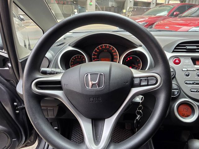 省油省稅好顧 優質代步小車  第14張相片