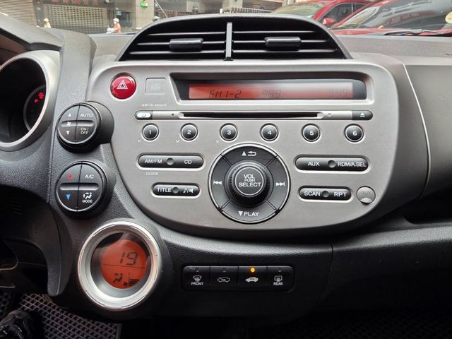 省油省稅好顧 優質代步小車  第15張相片