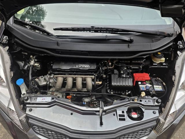 省油省稅好顧 優質代步小車  第16張相片