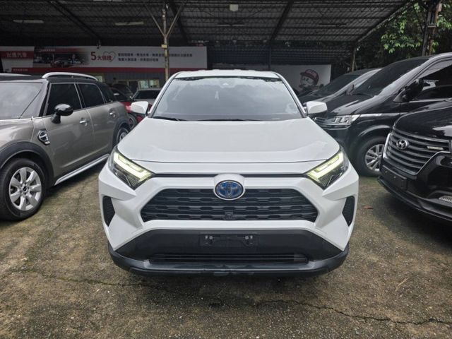 家庭出遊首選！ 全速域定速、自動煞停配備齊全，守護全家人安全。超大後車廂空間，露營採買輕鬆搞定  第2張相片